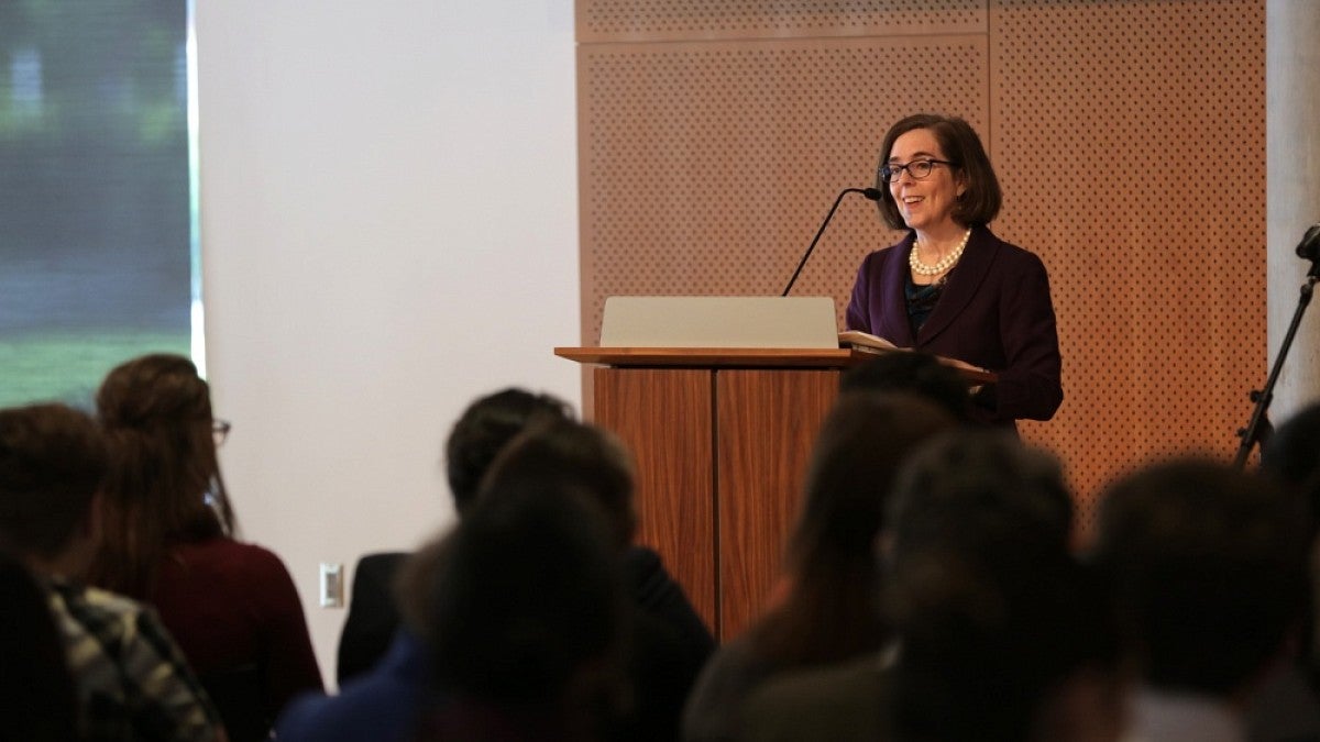 Gov. Kate Brown speaking with students at the UO April 25