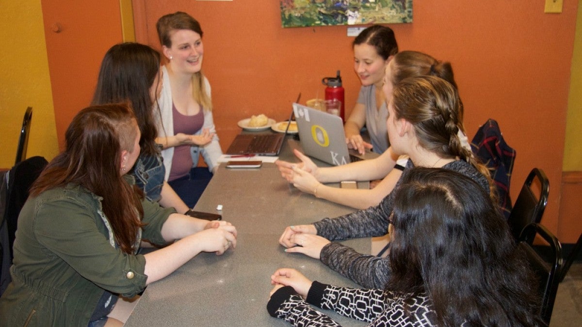 A meeting of the UO Women in Computer Science club.