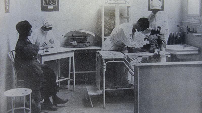 Historical photo of pediatric clinic in Italy