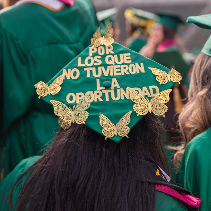 2022 UO Grad caps - Por los que tuvieron la oportunidad (For those who did not have the opportunity)
