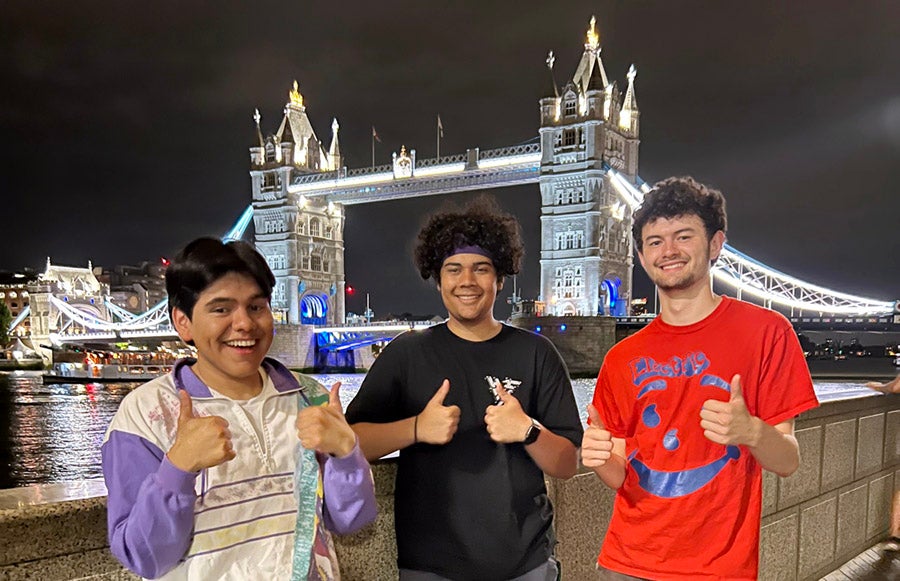 PathwayOregon students in front of London's Tower Bridge at night