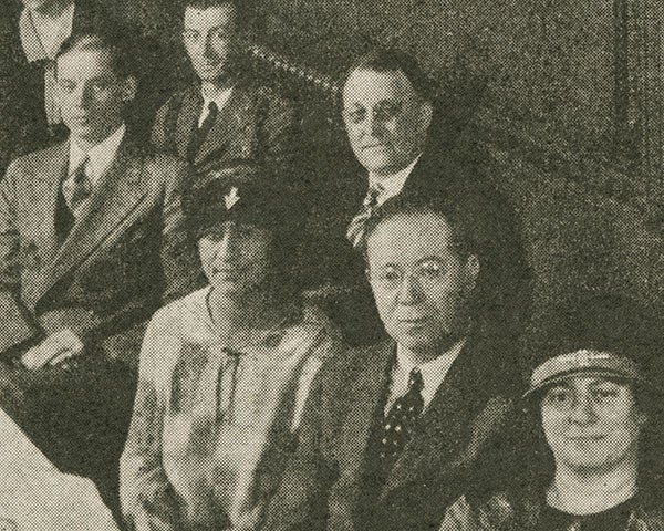 Mabel Byrd with UO President Arnold Bennett Hall and alumni in New York City in 1926