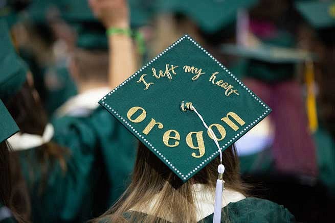 Mortar board that says I left my heart in Oregon