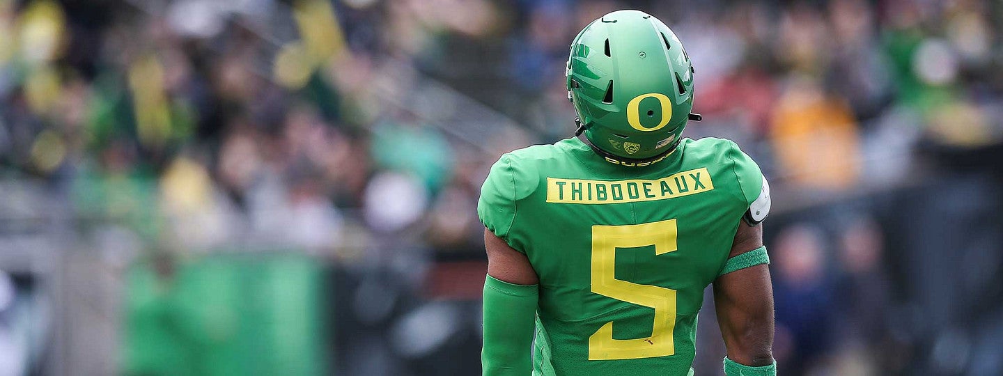 Kayvon Thibodeaux in his Oregon footbqall uniform after a play