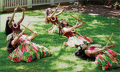 Hawai'ian dancers