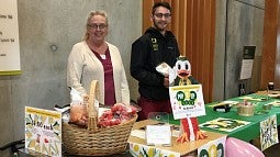 Pop-up table in EMU