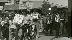 UO students march in the Stonewall celebration parade in downtown Eugene, 1977. 