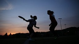 Fugue women's Ultimate team at practice