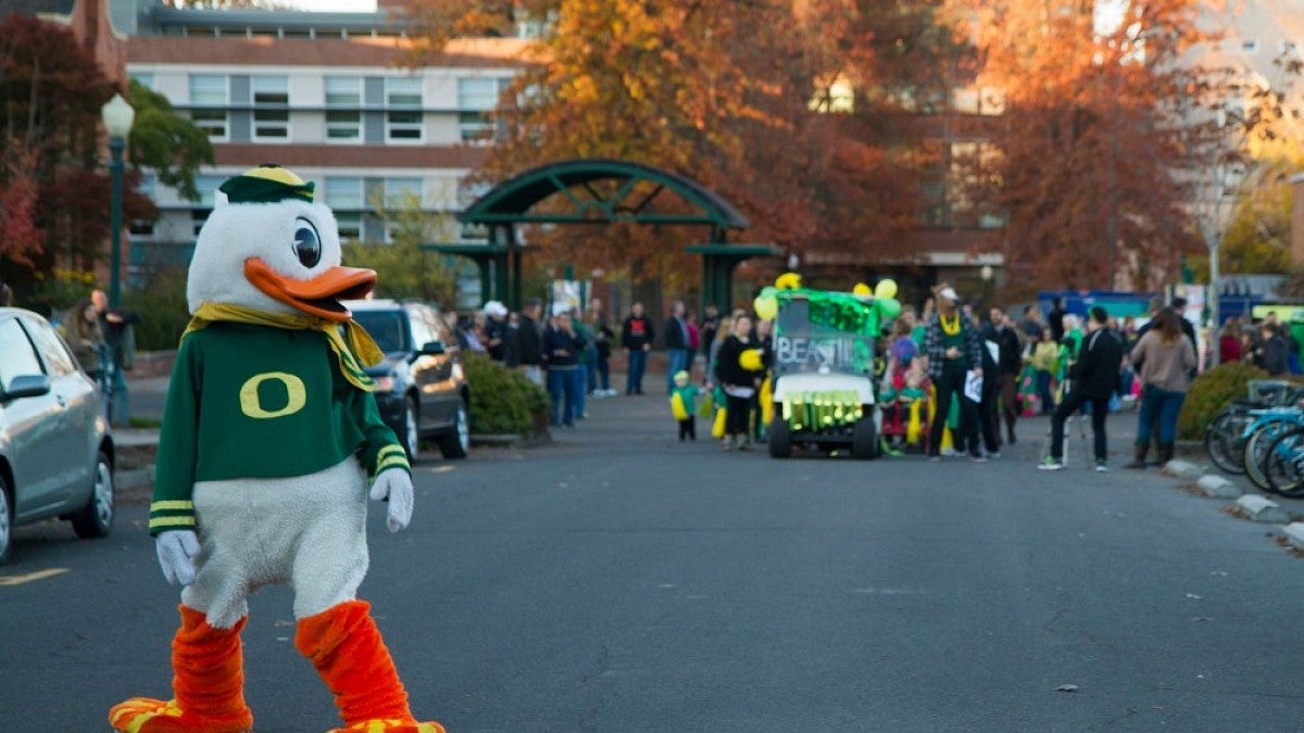 The Duck leads the Homecoming Parade through campus last Friday. 