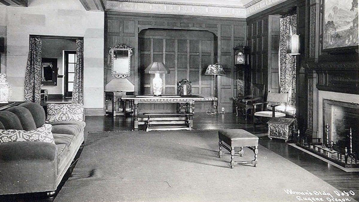 Early photo of Gerlinger Lounge