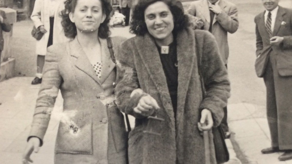 Tití (L) and Neus Catalá, two of the subjects of Gina Herrmann’s research.