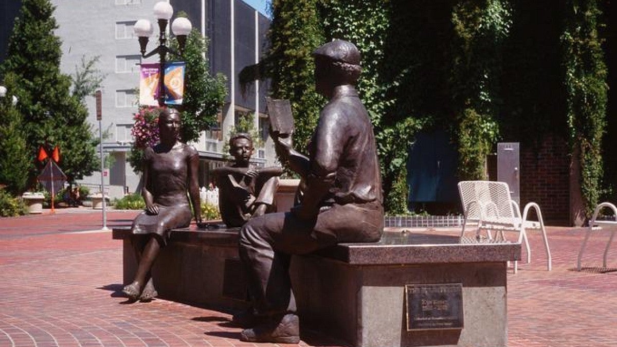 'Storyteller' sculpture of Ken Kesey in downtown Eugene