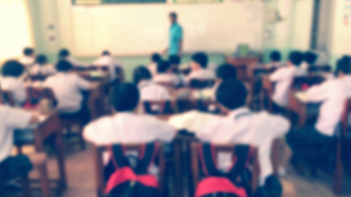 Blurred image of classroom