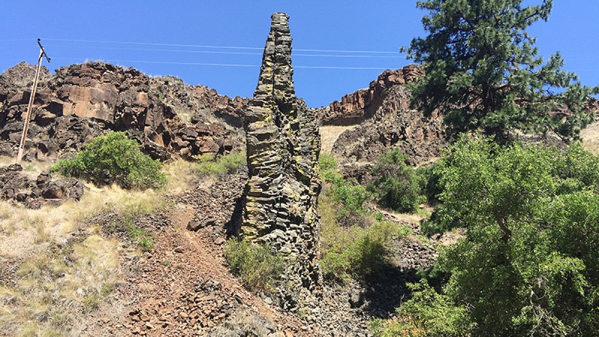 A vertical magma-carrying rock column