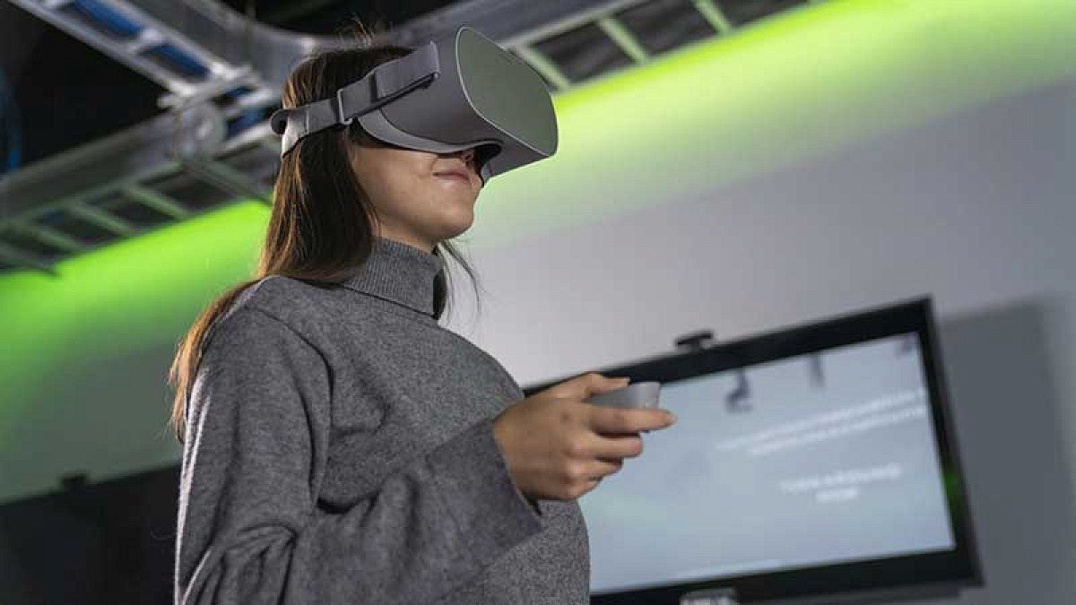SOJC virtual reality lab helps people in an online world Around the O